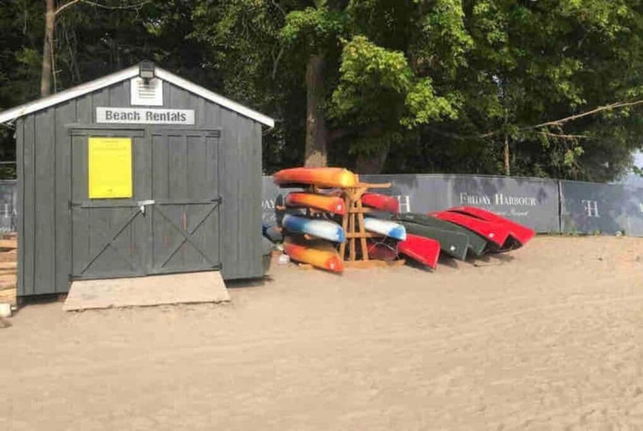 Stunning Stayz At Friday Harbour Beach Marina Resort Lake Simcoe Innisfil Exterior foto